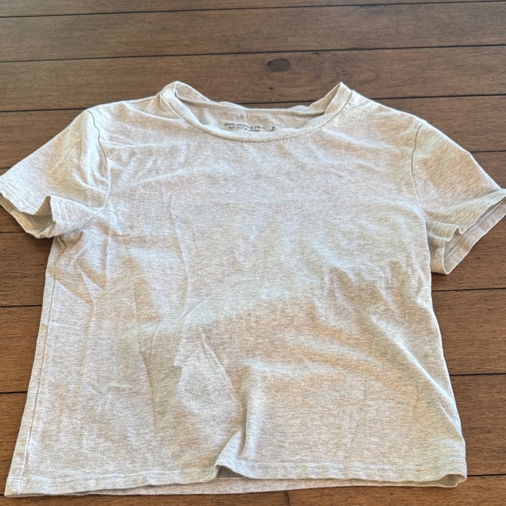 Abercrombie & Fitch Casual Gray T-Shirt